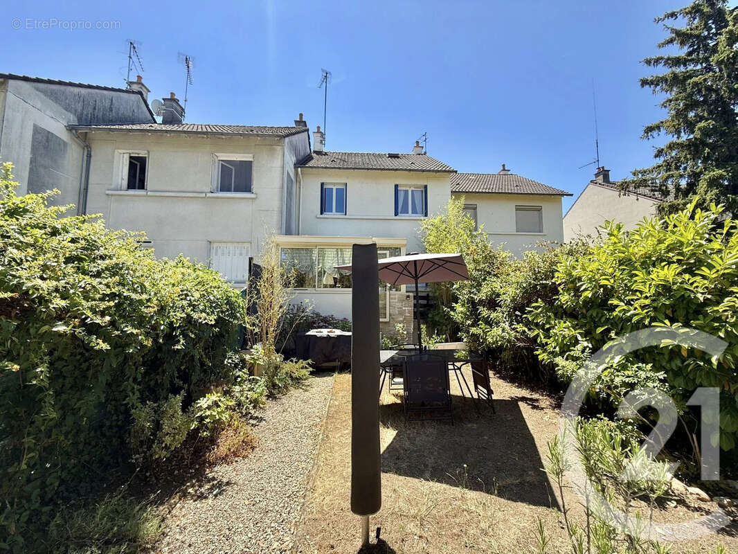 Maison à YZEURE
