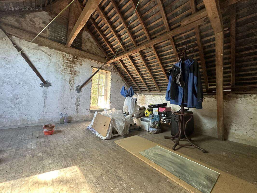 Maison 143 m² à Saint-Denis-Des-Murs  - photo 6