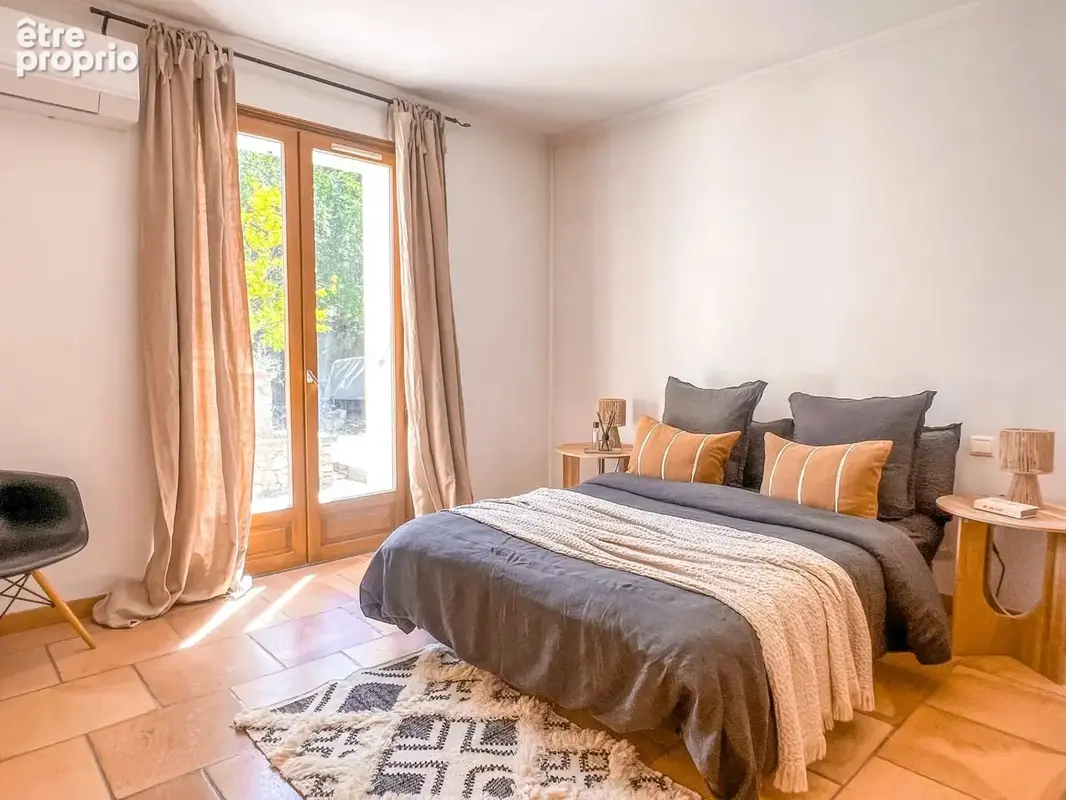 Maison familiale 6 pièces de 164 m² avec T2 indépendant de 35 m² - Roquefort les Pins - photo 7