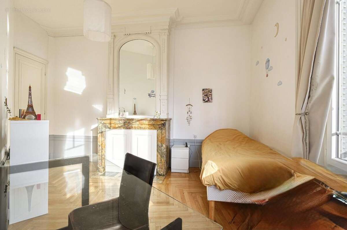 Appartement à PARIS-4E