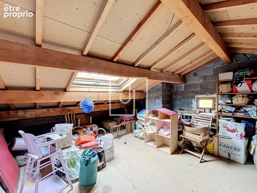 Maison composée de 3 appartements avec terrain et combles aménageables   Barcelonnette (04400) - photo 23