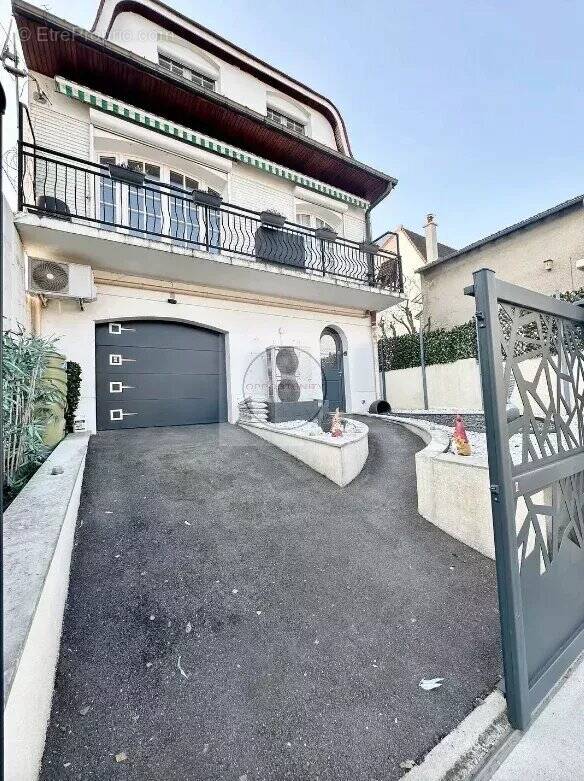 Maison à MONTREUIL