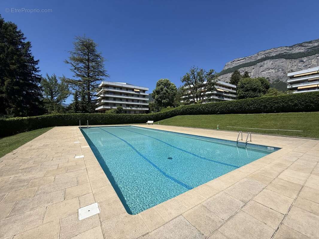 Appartement à MEYLAN