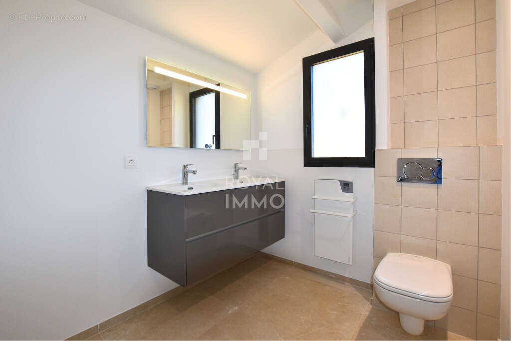 Villa neuve de 135 m2 avec vue mer, piscine, sur un terrain de 744 m2, garage et parking inclus - photo 9