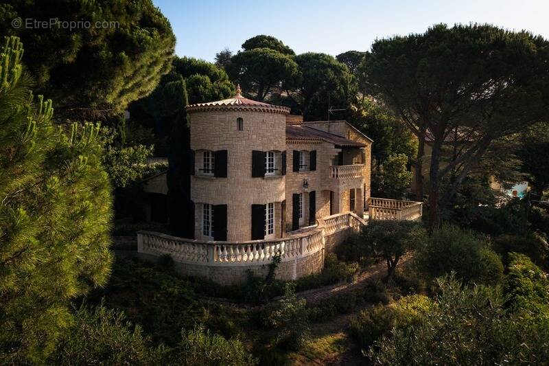 Maison à LES ANGLES