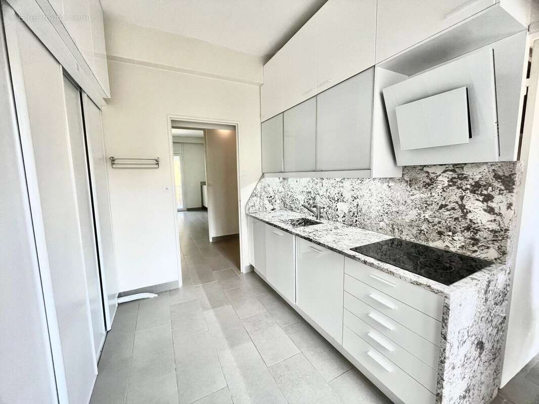 Appartement à MARSEILLE-2E