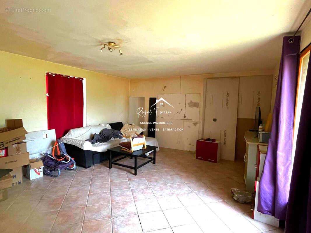 Séjour - Maison à DANGE-SAINT-ROMAIN