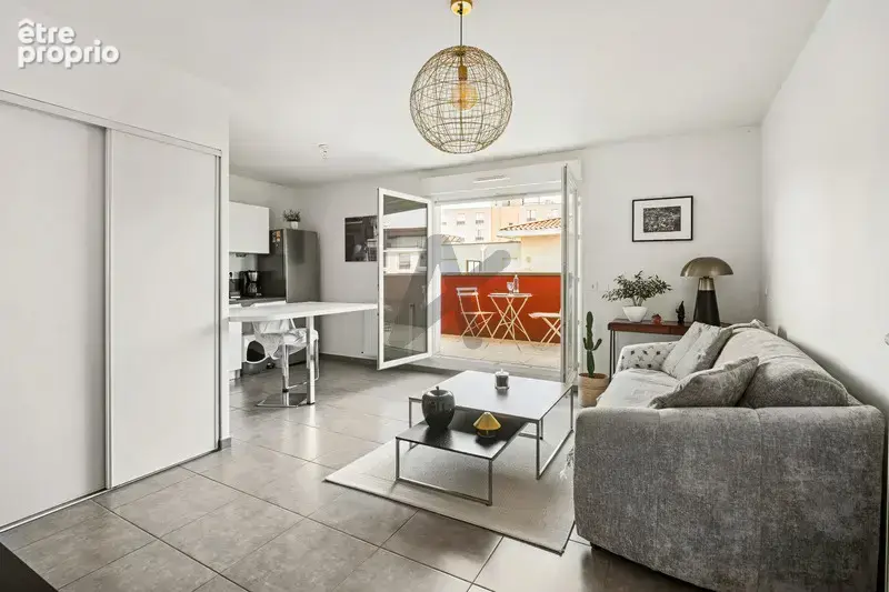 Oullins - Centre: Un appartement T2 de 47m2 avec terrasse et garage - photo 2