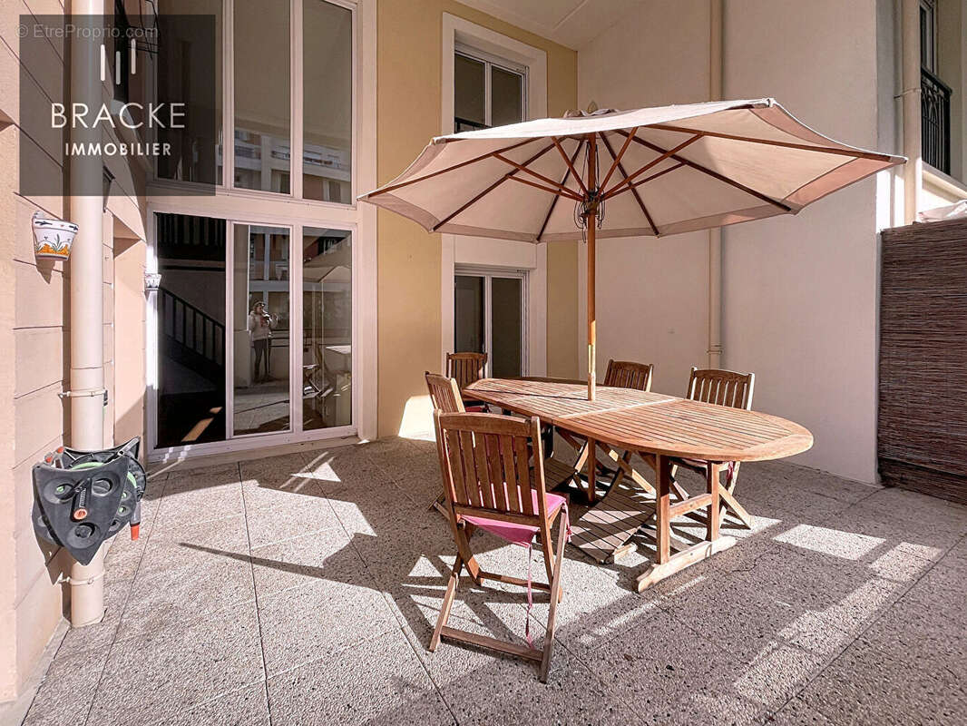 Appartement à COURBEVOIE