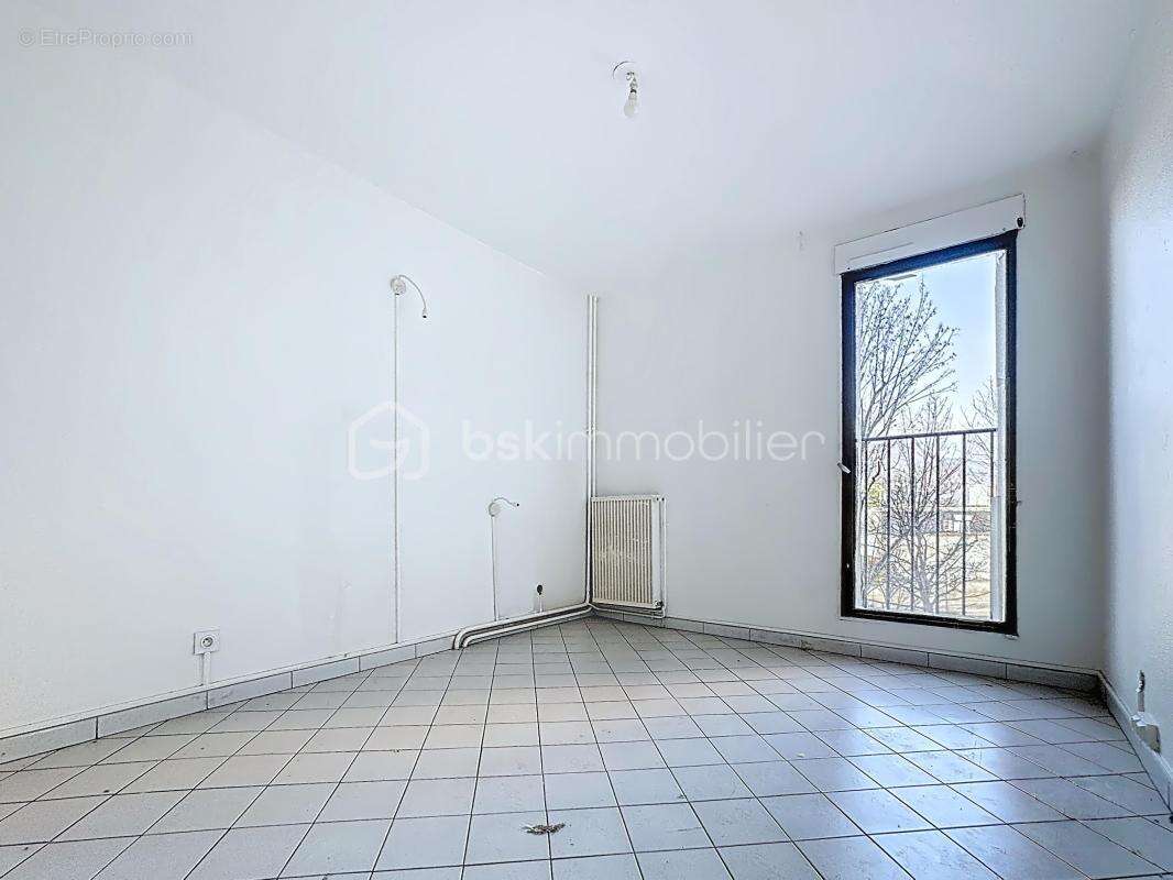 Appartement 5 pièces de 101 m² avec terrasse – Échirolles - photo 4