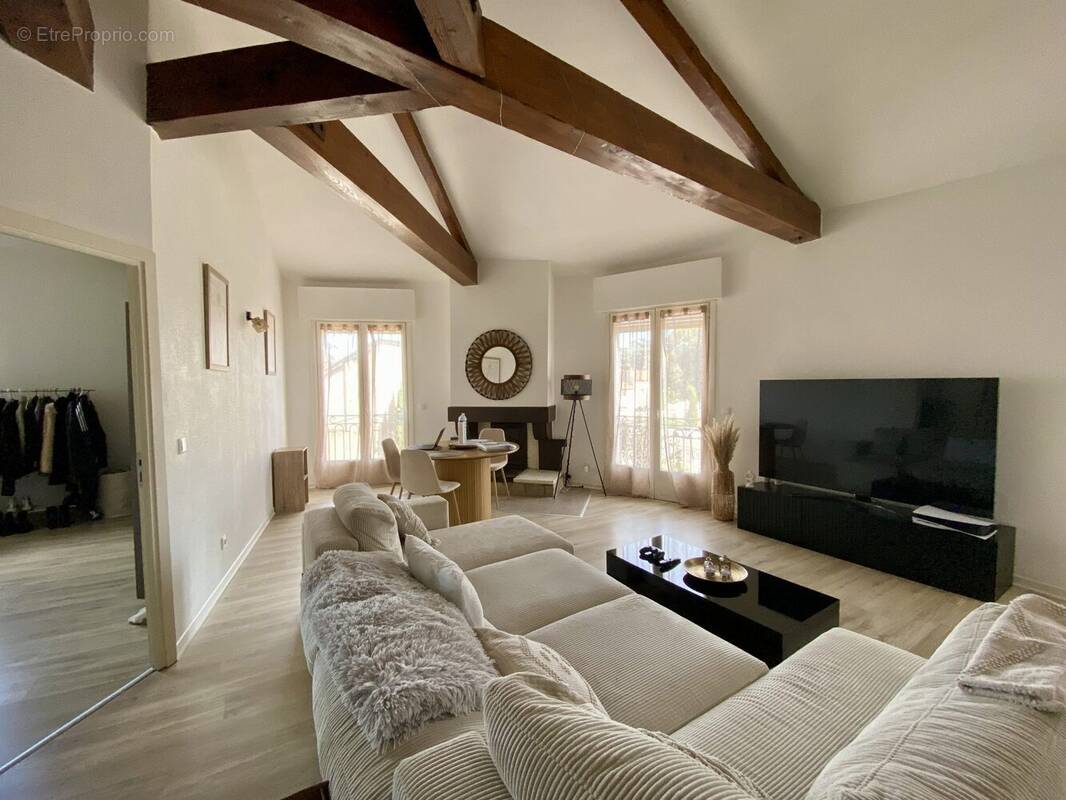 Appartement à BOURG-DE-PEAGE