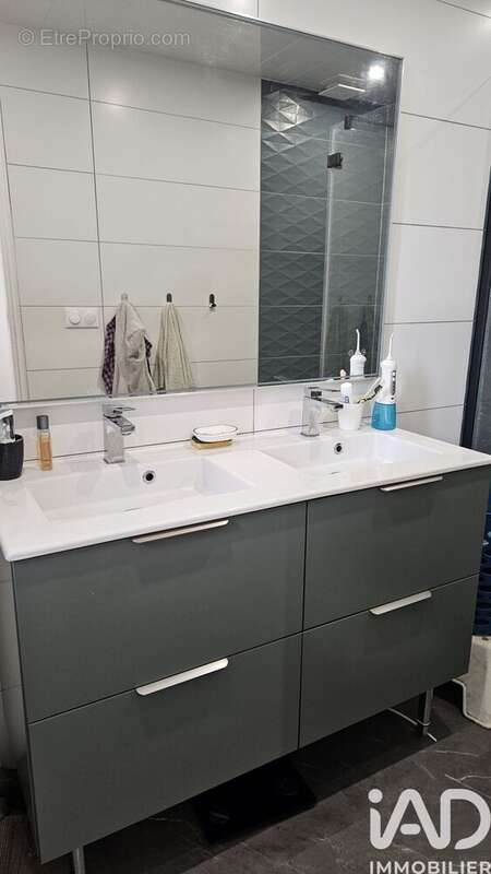 Maison 98 m² à Genouille  - photo 4