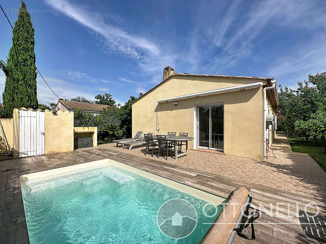 Maison à ROQUEBRUNE-SUR-ARGENS