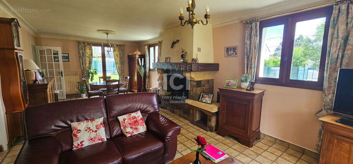 Maison à SAINTE-LUCE-SUR-LOIRE