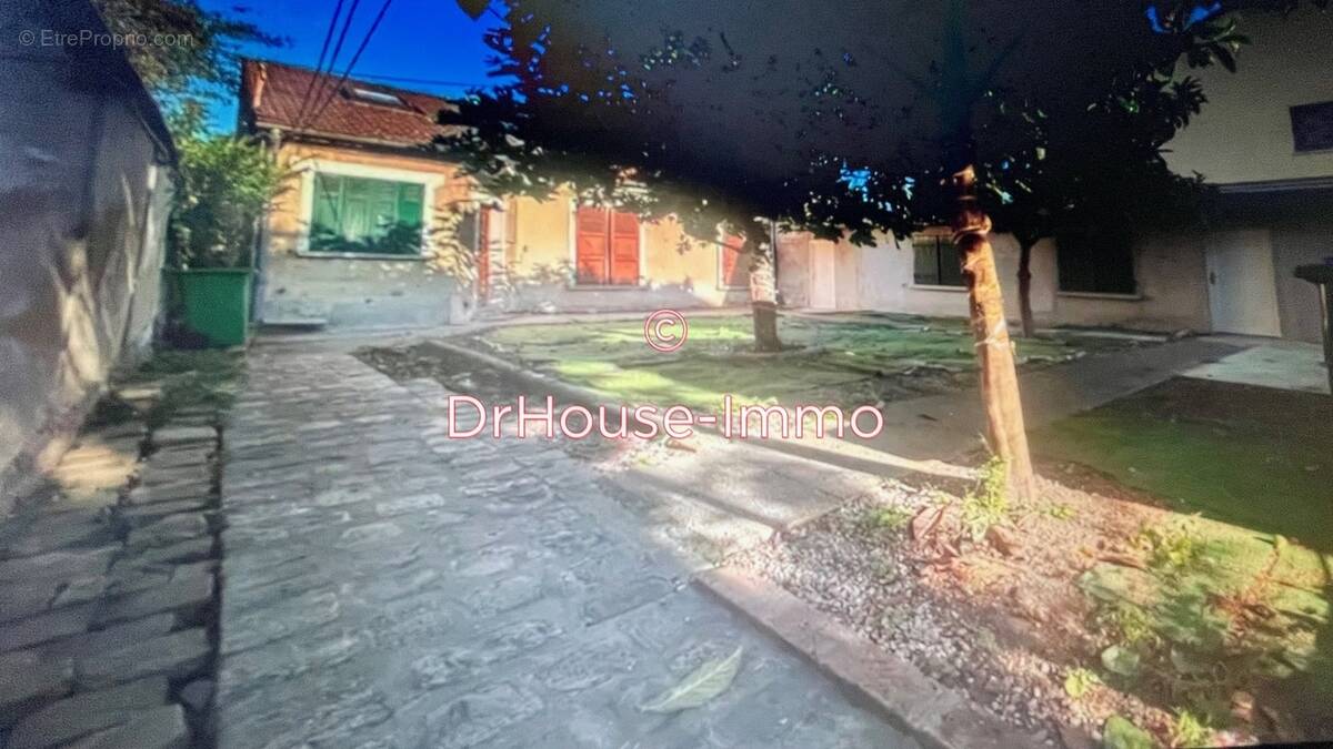 Maison à LES PAVILLONS-SOUS-BOIS