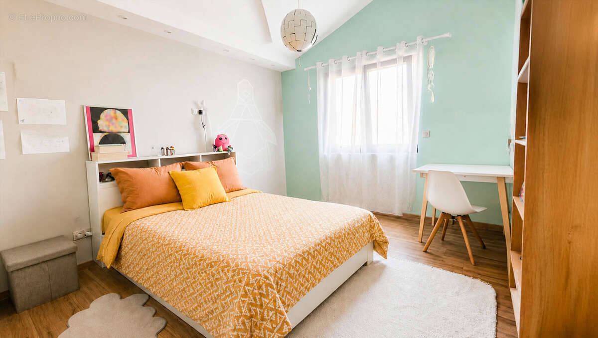 Thiais - maison contemporaine de 2017 - 160m² - sous-sol total - photo 11