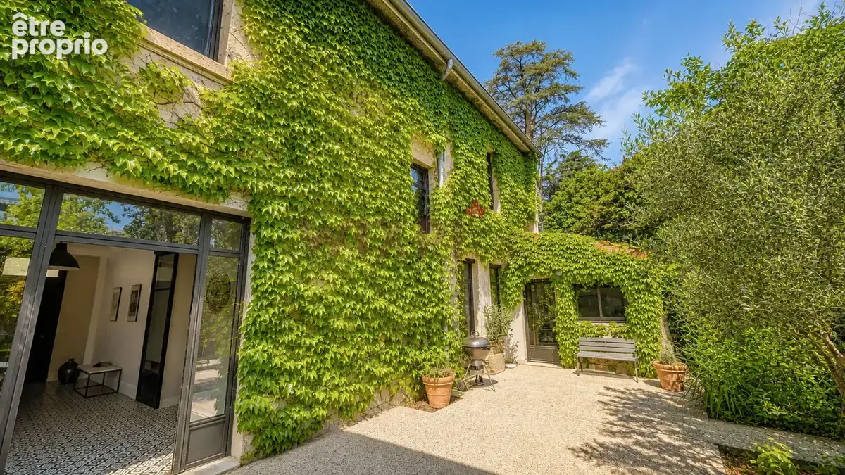 Maison Romans-Sur-Isère 5 pièces 165 m2, 4 chambres. - photo 2
