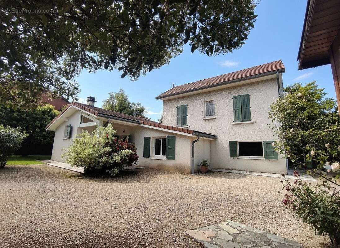 Maison à SAINT-MARTIN-D'HERES