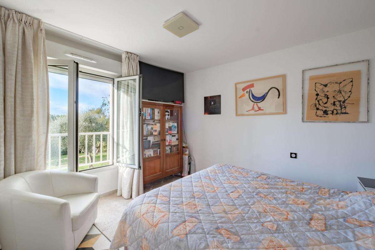 Appartement à MOUGINS