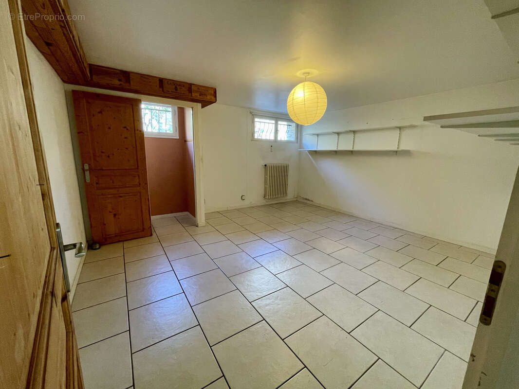 Maison à PORT-D&#039;ENVAUX