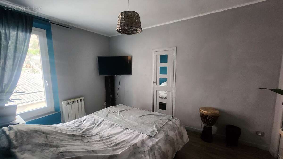 Auriol - maison jumelée T3  de 70m² - vente urgente - cause - Maison à AURIOL