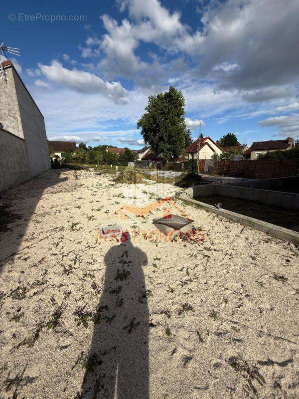 Terrain à SAINT-MARTIN-DU-TERTRE