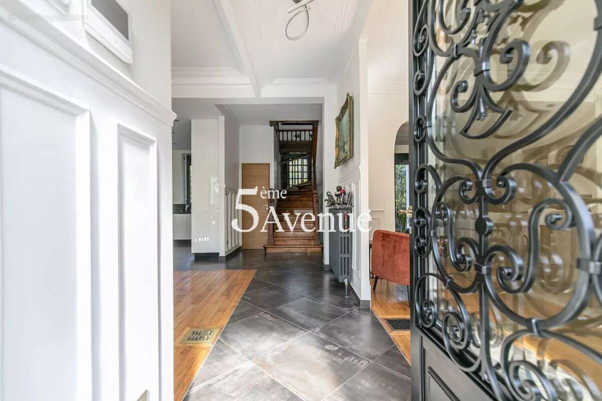 Maison à SAINT-MAUR-DES-FOSSES