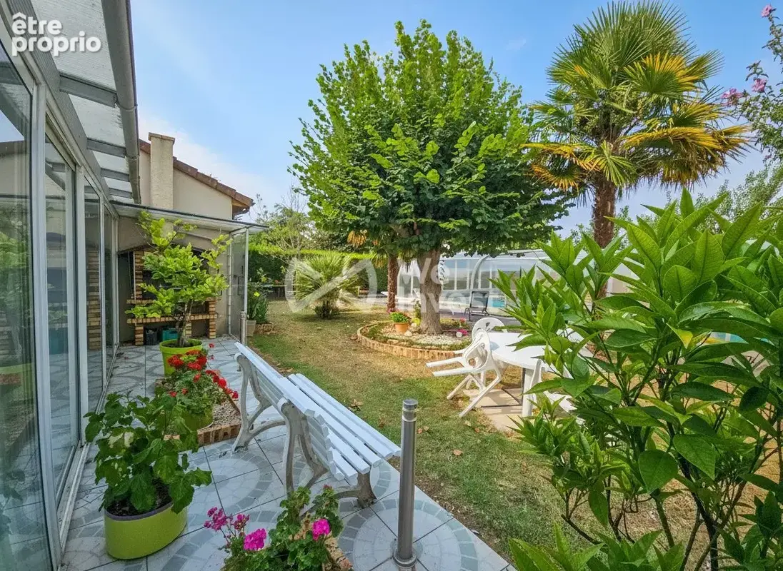 Maison 320 m² à Richelieu  - photo 1