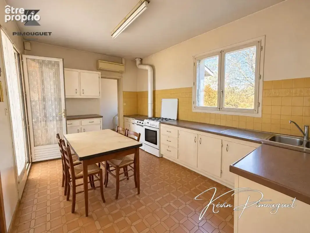 Maison de campagne à rénover avec dépendances — Saint-Seurin-de-Prats - photo 5