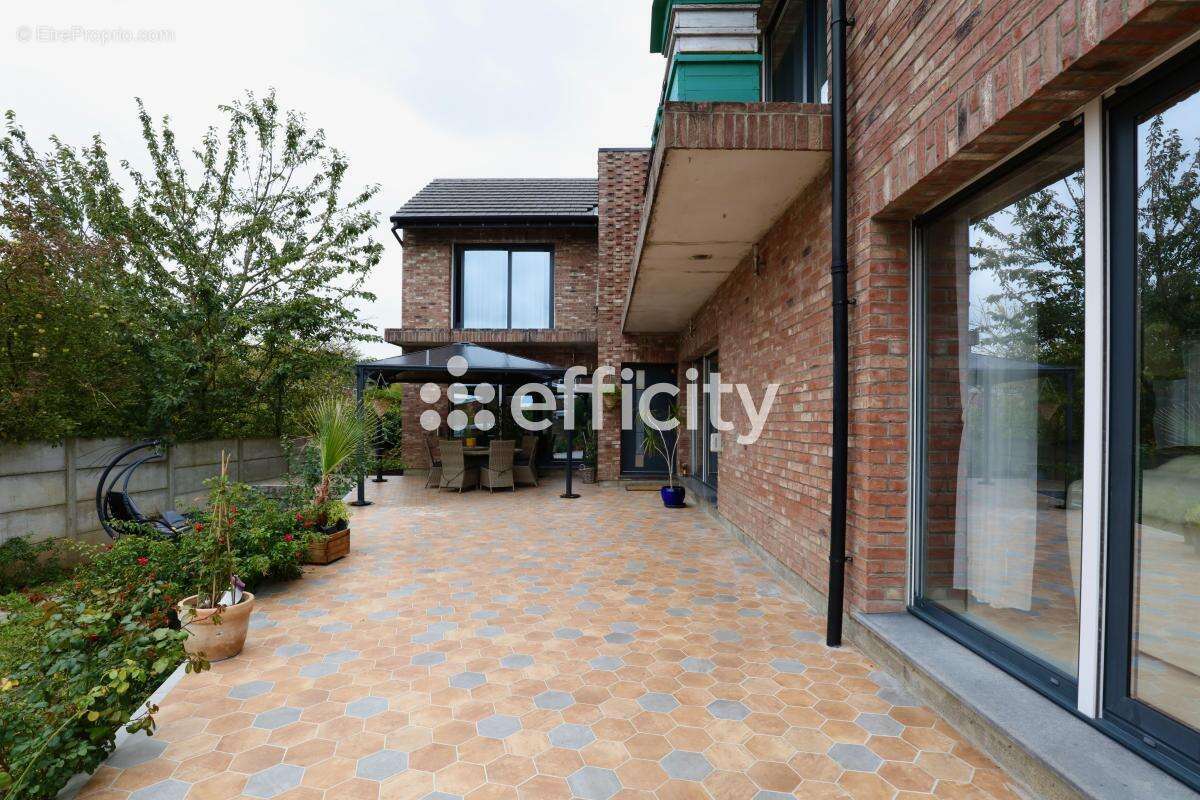 Maison à SALLAUMINES