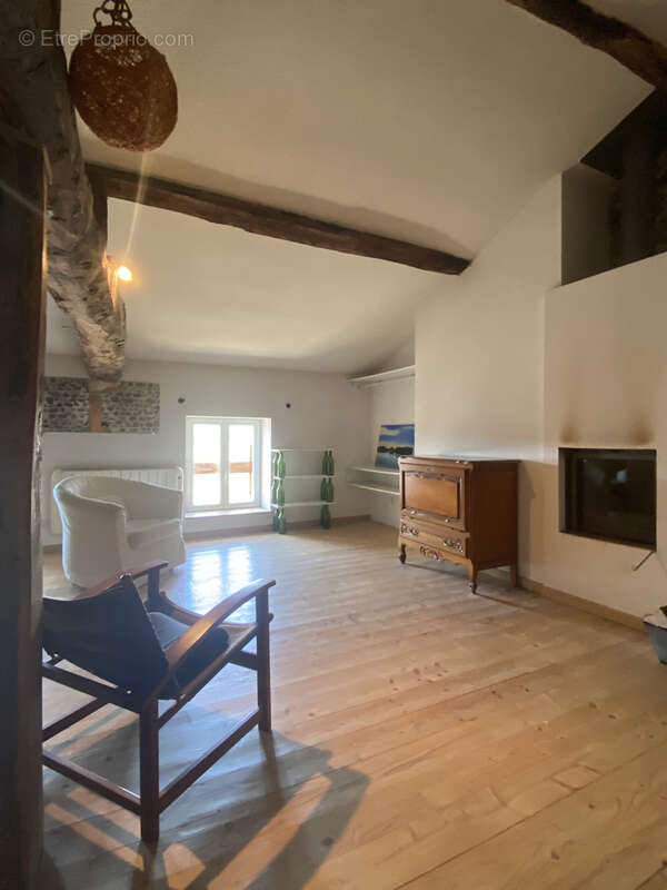Maison à SAINT-JUST-EN-CHEVALET
