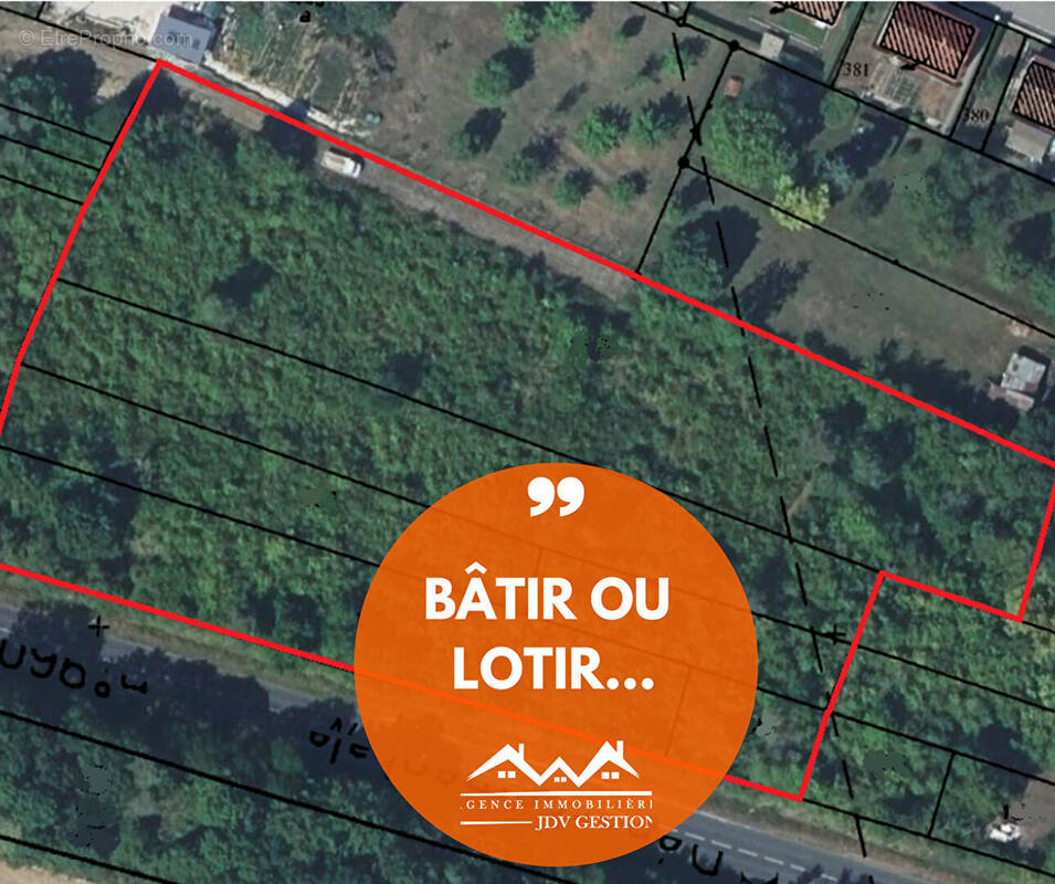 Terrain à VAUCOULEURS