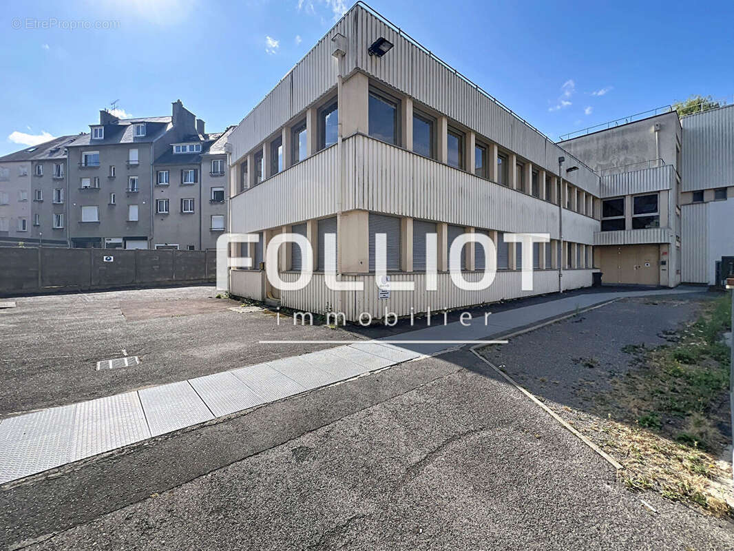 A vendre  saint lo  centre ville  50000   2500 m2 de bureaux - photo 14