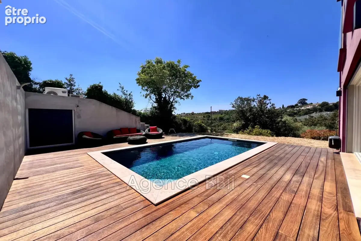 Maison 5 pièces 138 m² à vendre à Nice (06100) - photo 4