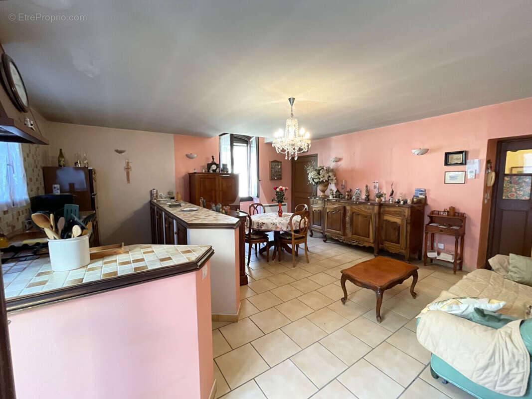 Maison à EYGUIERES