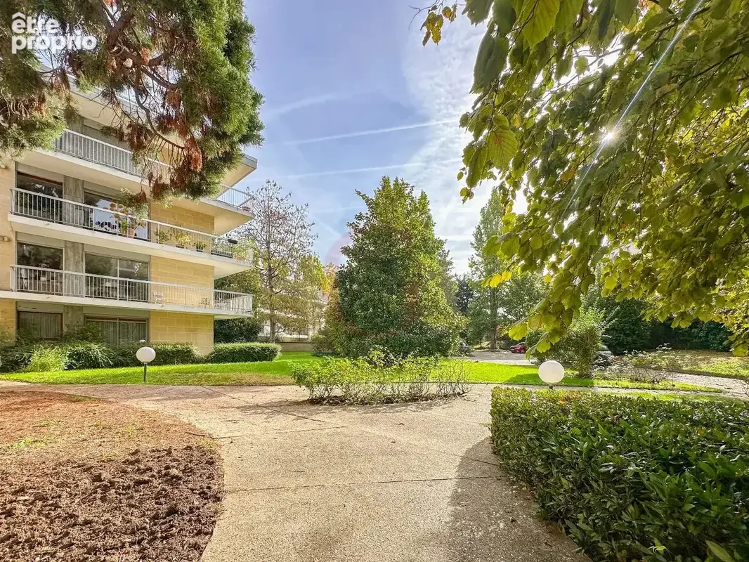 Appartement 1 pièce 31 m² à vendre à Sceaux (92330) - photo 2