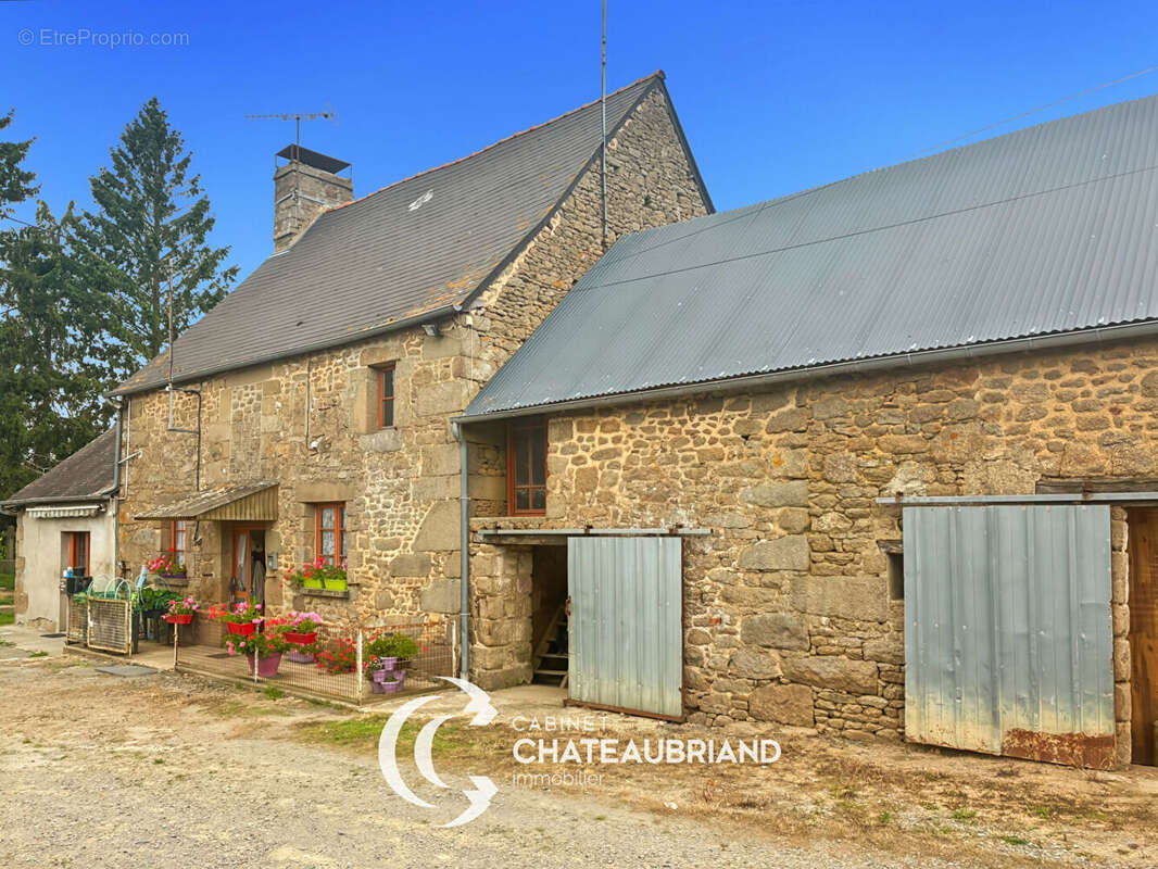 Maison à BAZOUGES-LA-PEROUSE