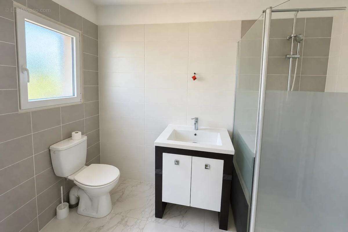 Aussonne - Maison contemporaine 6 pièces de 159 m² - photo 16