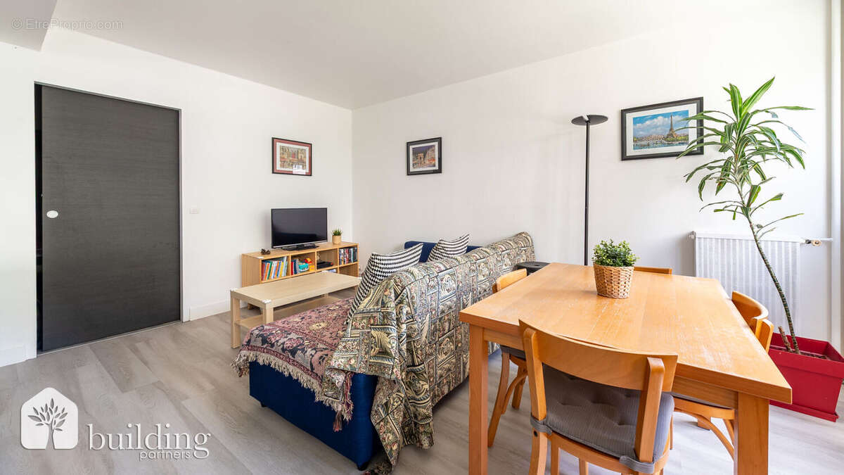 Appartement à COURBEVOIE