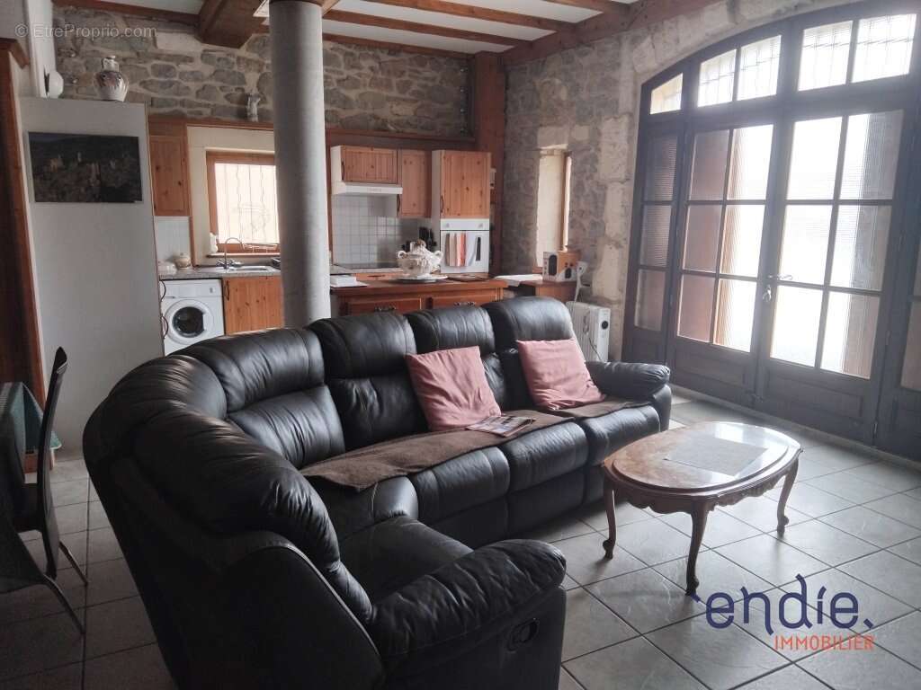 Appartement à AZILLE