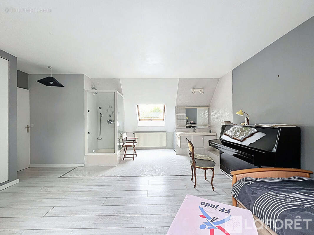 Maison à LA VILLE-DU-BOIS