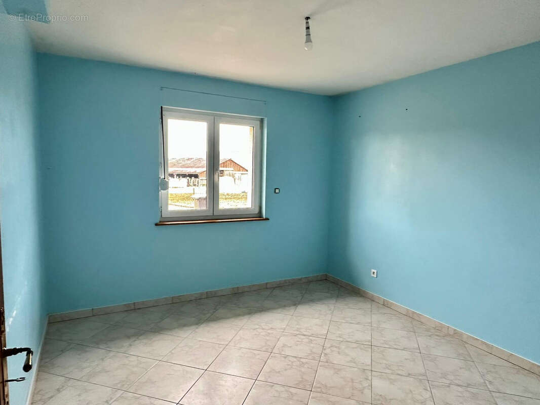 Maison à ESMOULIERES