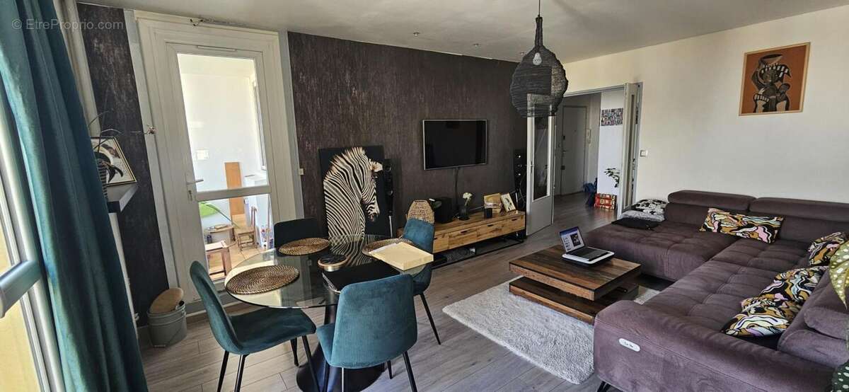 Appartement à CHENOVE