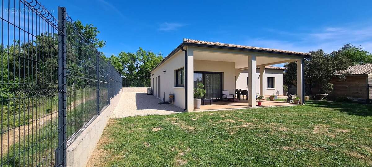 Maison à SAINT-QUENTIN-LA-POTERIE
