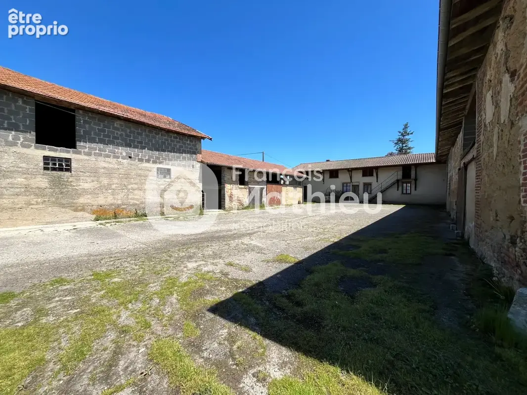 SAINT MARCEL : Corps de ferme à rénover 4.5 hectares libres - photo 10