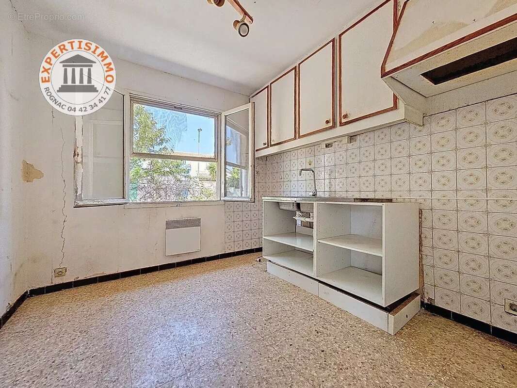 Maison à LA FARE-LES-OLIVIERS