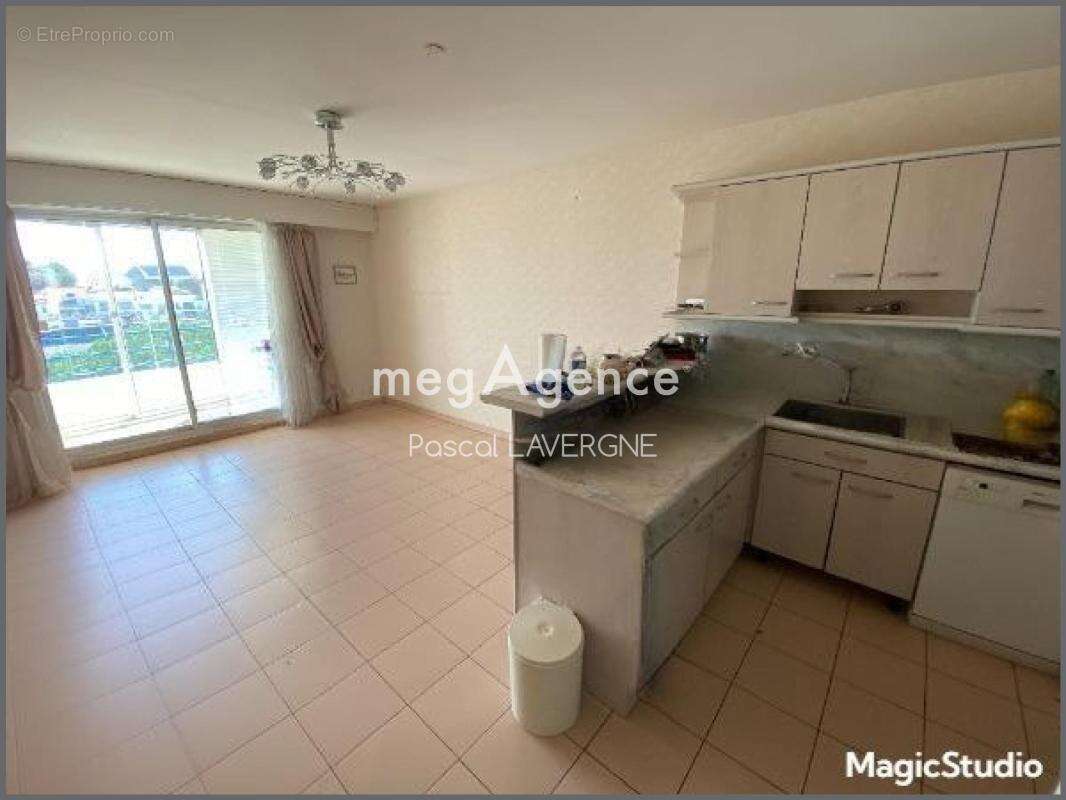 Appartement - Centre-ville de Saint-Gilles-Croix-de-Vie - photo 3