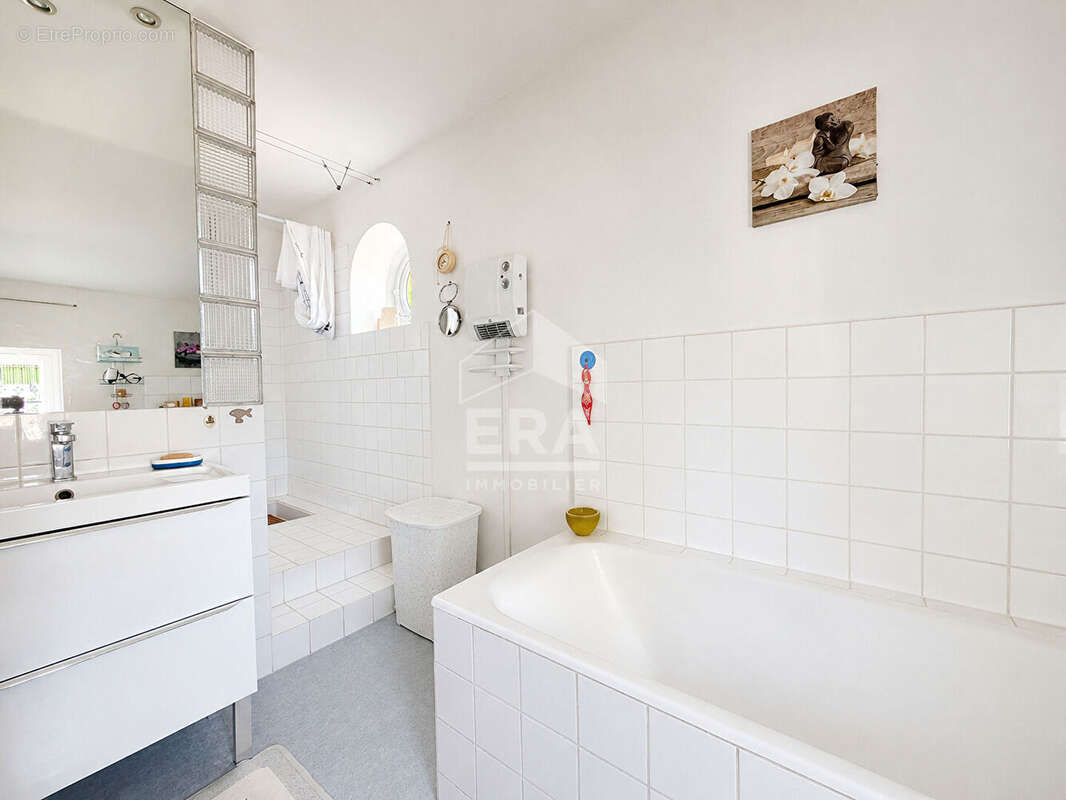 Maison 150m² à chazelles - photo 14