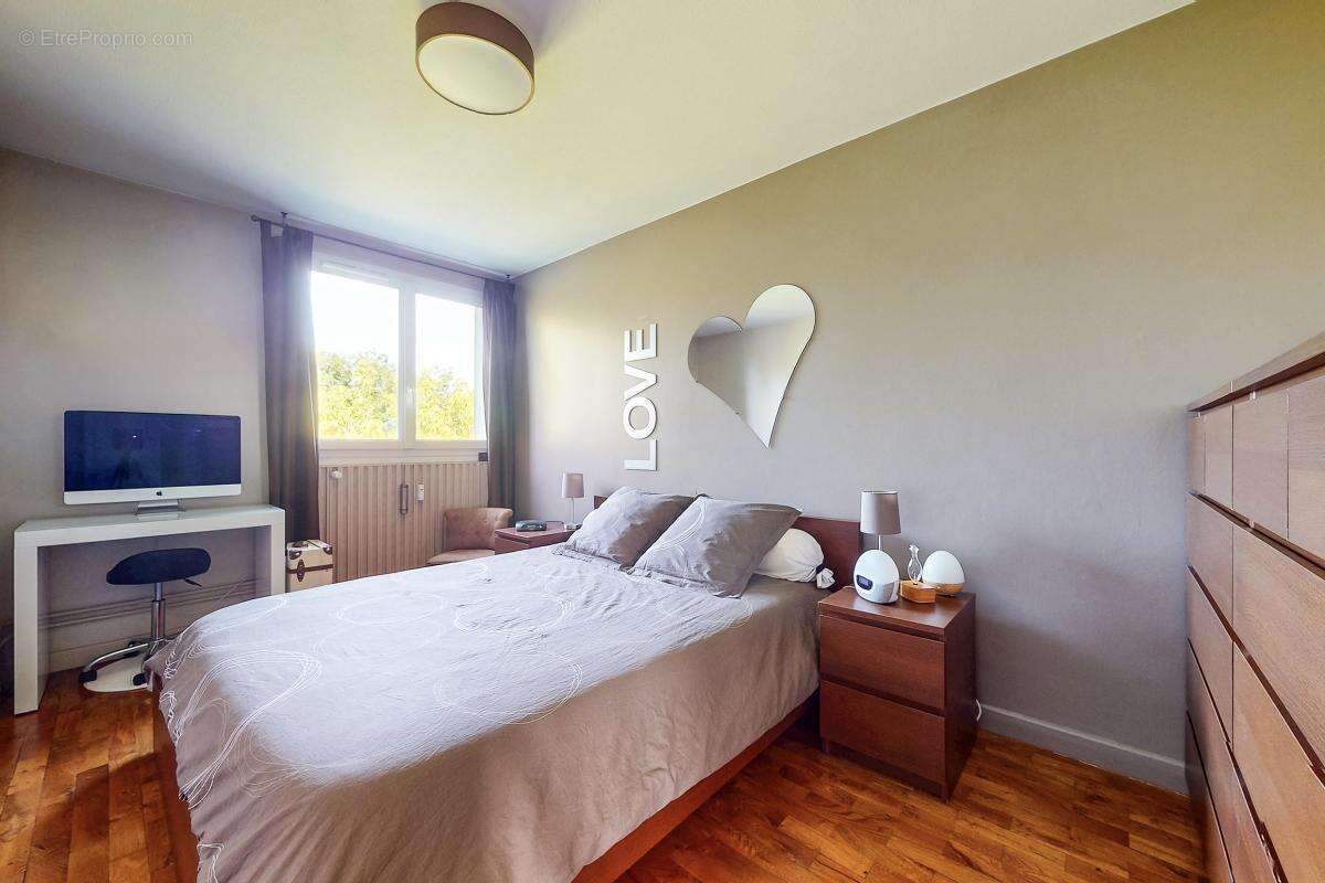 T3 clé en main de 60 m² avec garage, cave et parc privé à BRON - photo 6