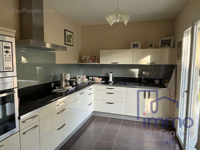 Appartement à SAINT-JUST-SAINT-RAMBERT